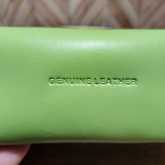 NWT BAEKGAARD Genuine Leather Apple & Coral Clamshell Travel Case w/ Tag  L - Picture 8 of 9